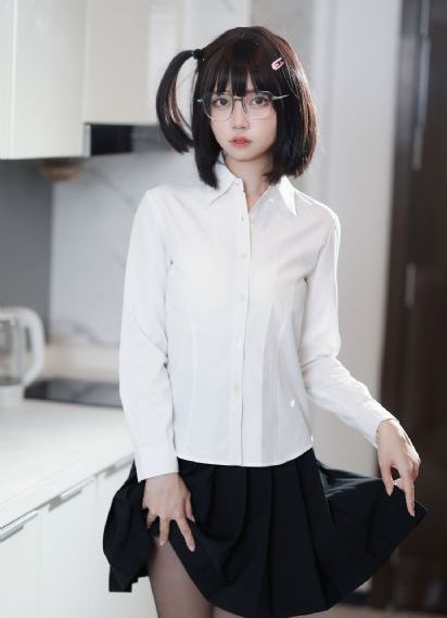 一女多男3根一起进去电影